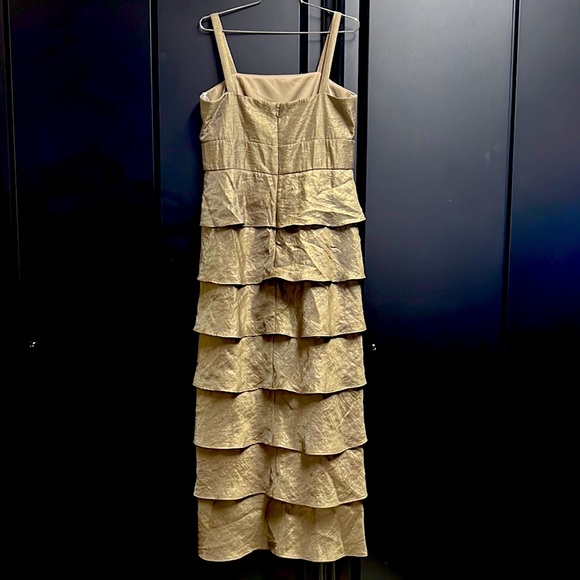 ELEGANT & CLASSIC - Picture 2 of 10